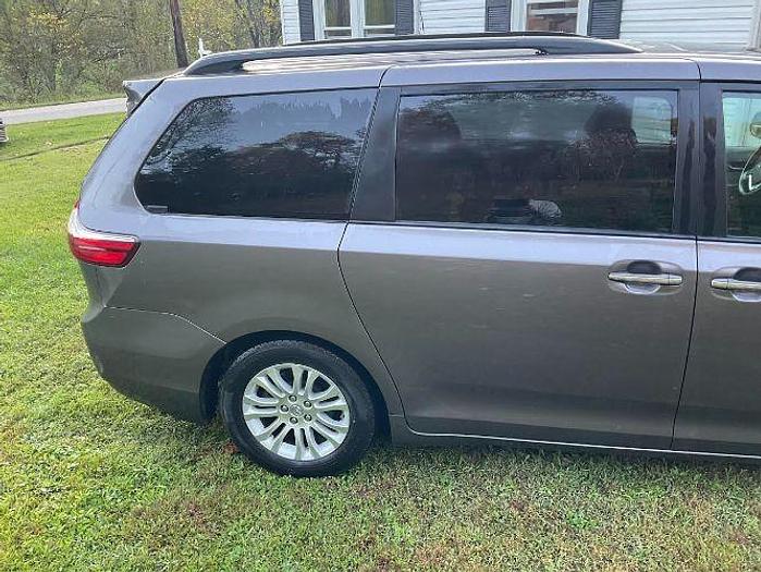 Used 2015 Toyota Sienna XLE