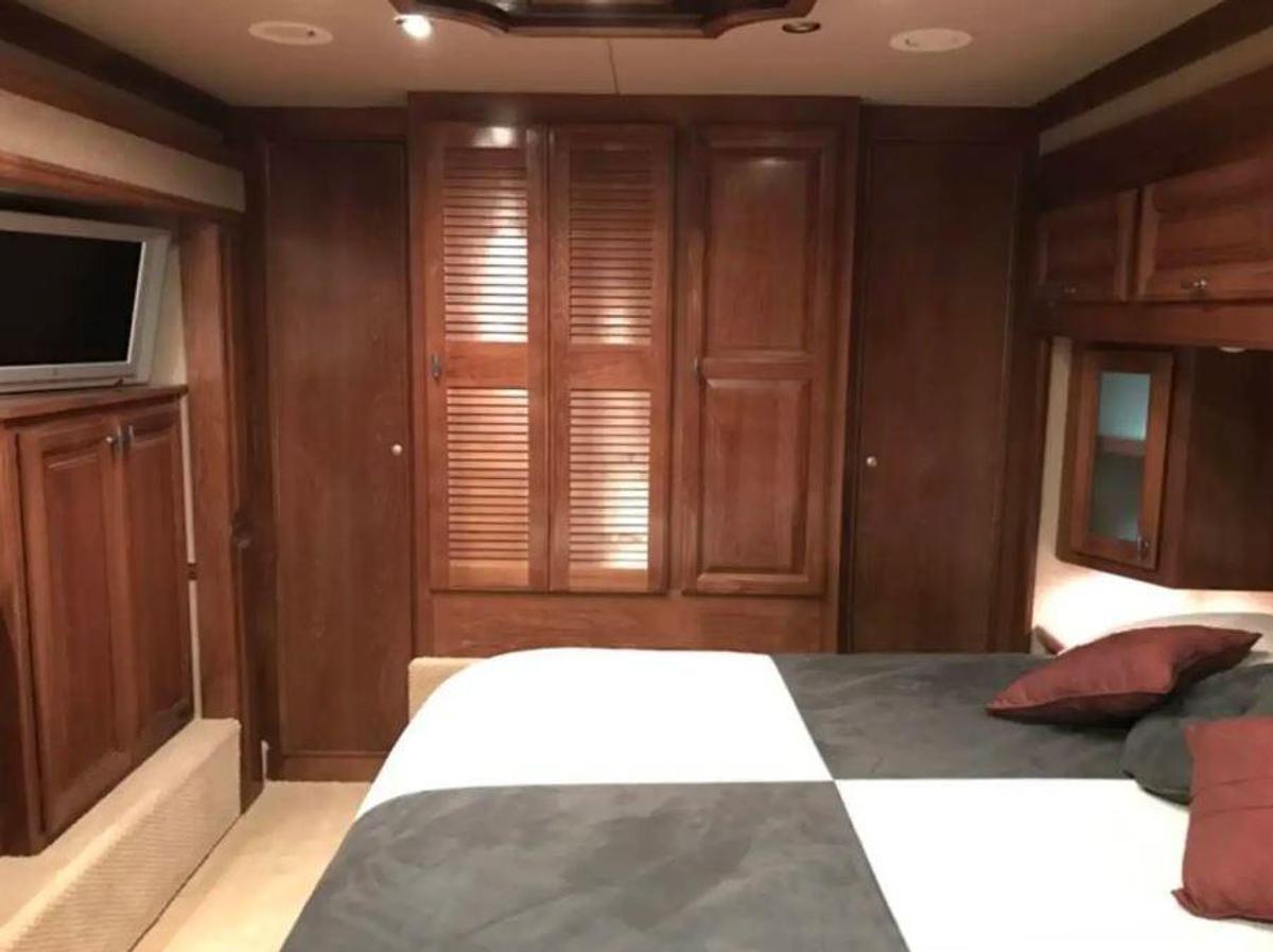 Used 2007 Foretravel Nimbus 340 Classic Class A Motorhome