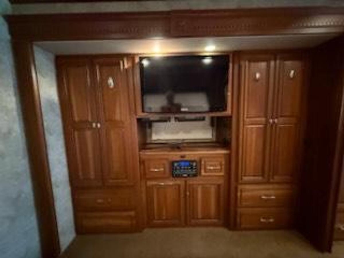 Used 2011 Winnebago Tour 42QD Class A Motorhome