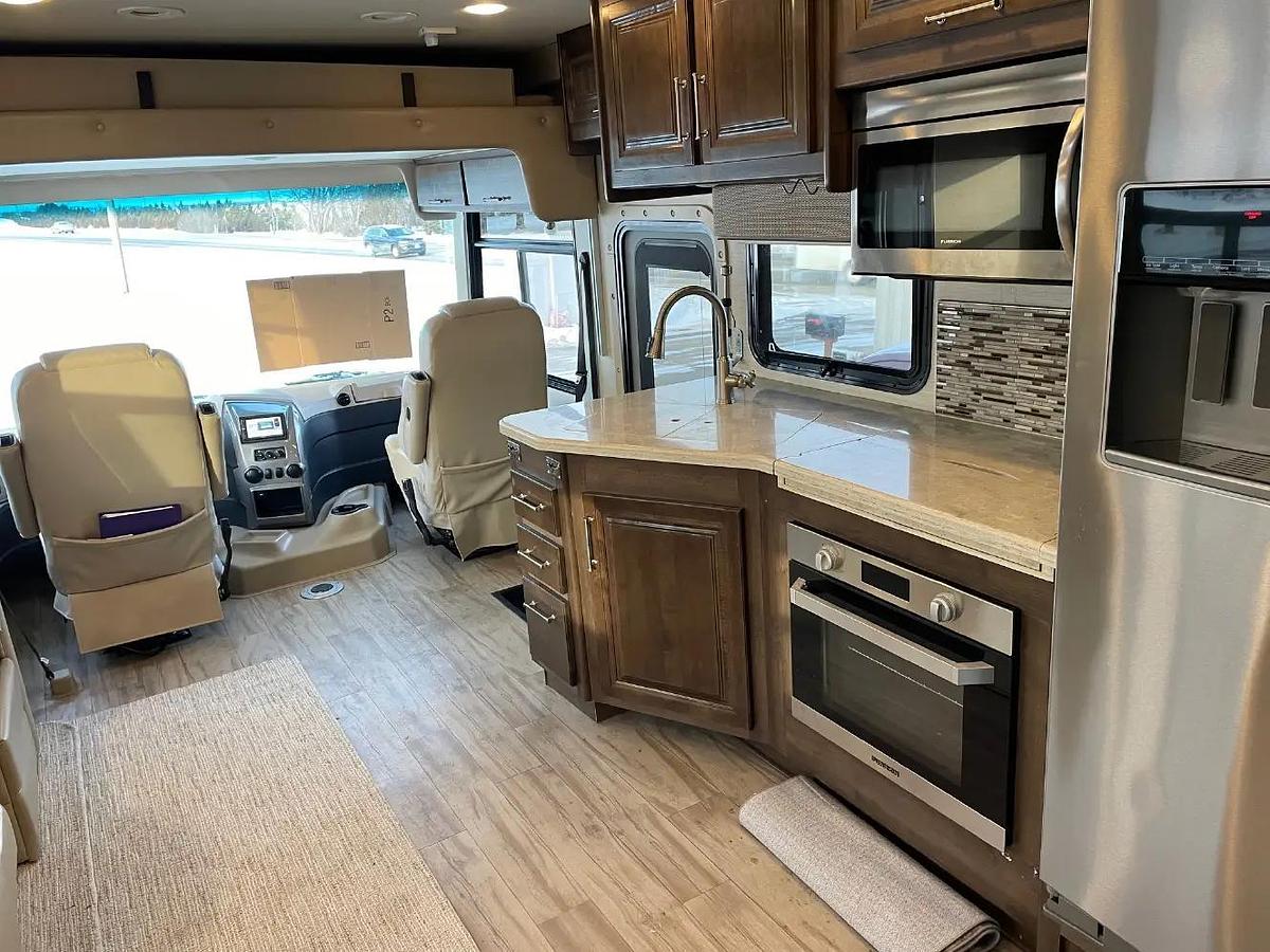 Used 2019 Entegra Emblem 36T