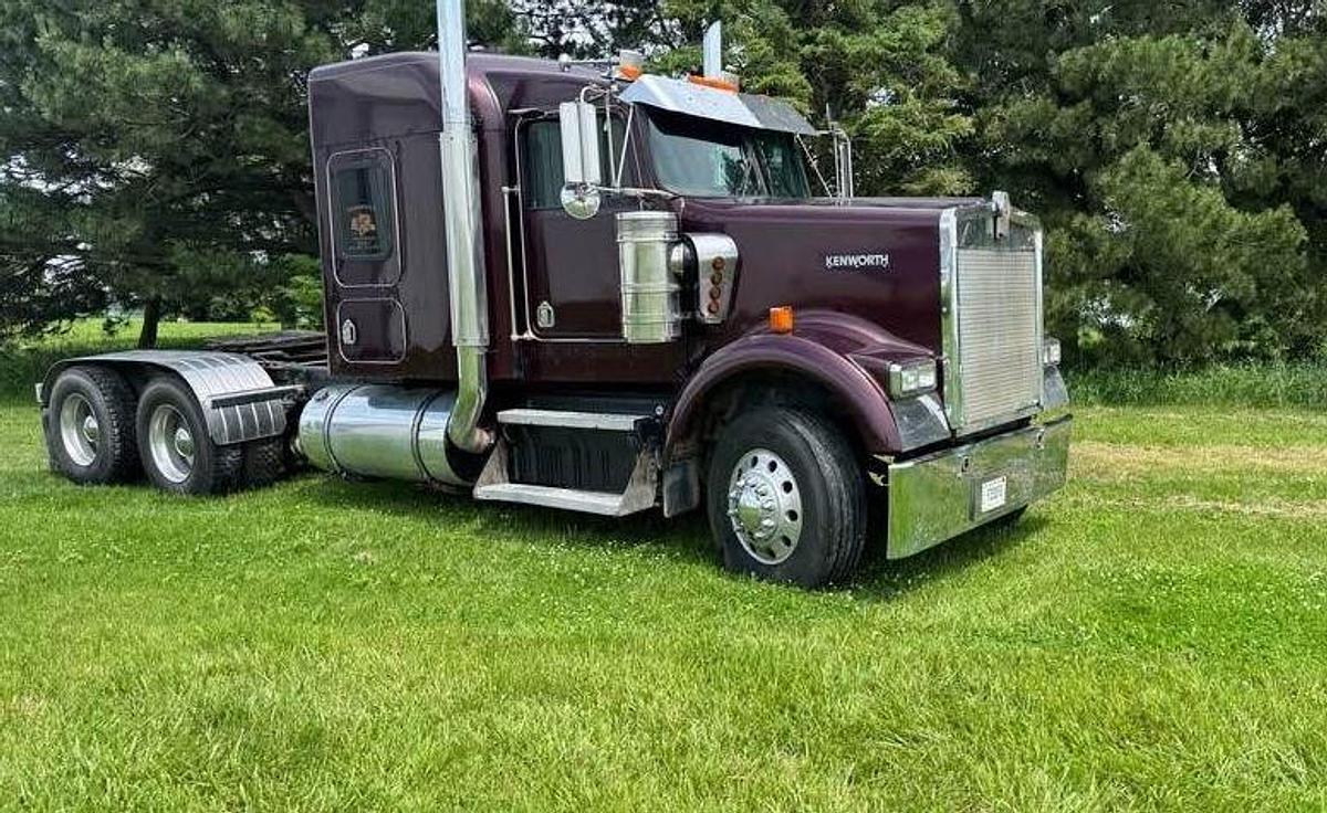Used 2000 Kenworth W900B