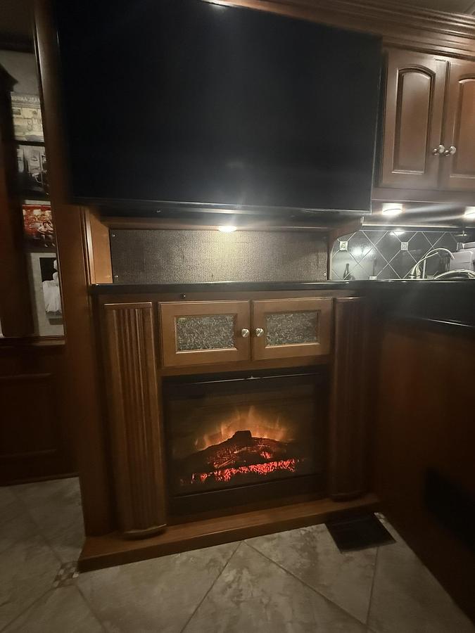 Used 2010 Winnebago Tour 40BD Class A Motorhome