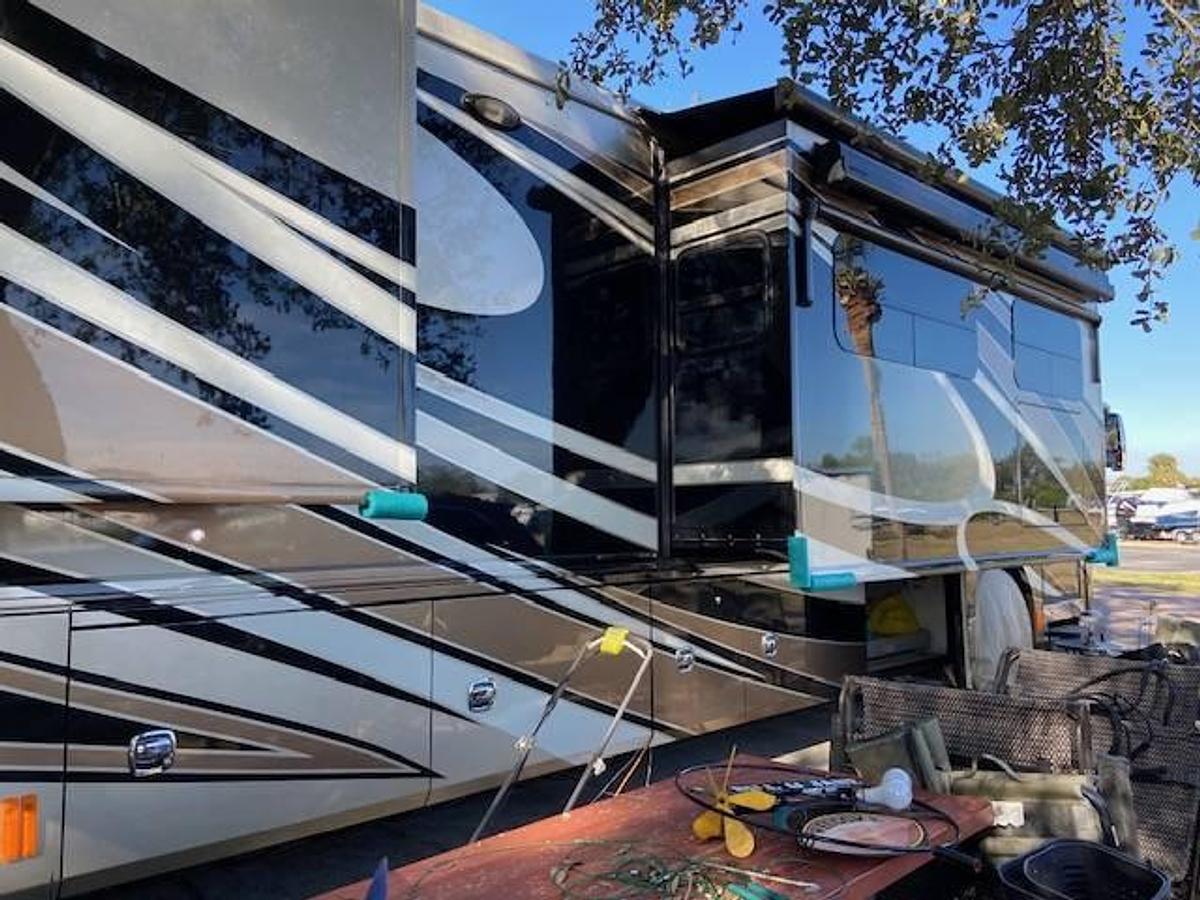 Used 2015 American Coach American Revolution 42T Class A Motorhome