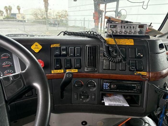 Used 2012 Volvo VAH64200 Car Hauler