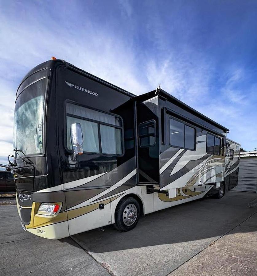 Used 2010 Fleetwood Discovery 40X