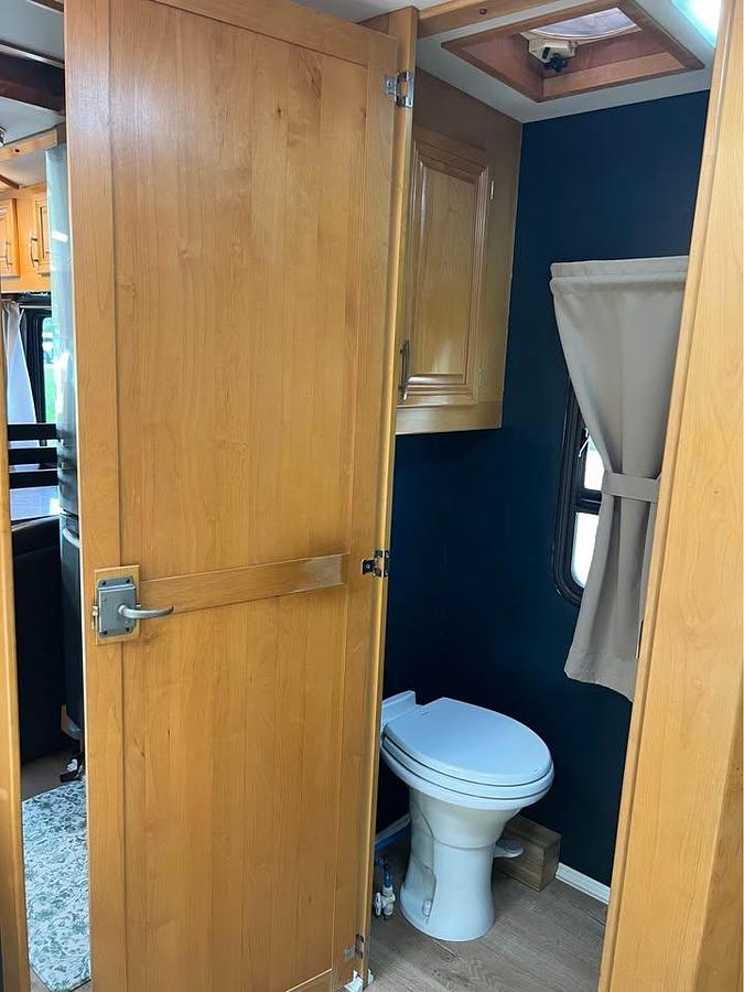 Used 2000 Beaver Contessa Class A Diesel Motorhome