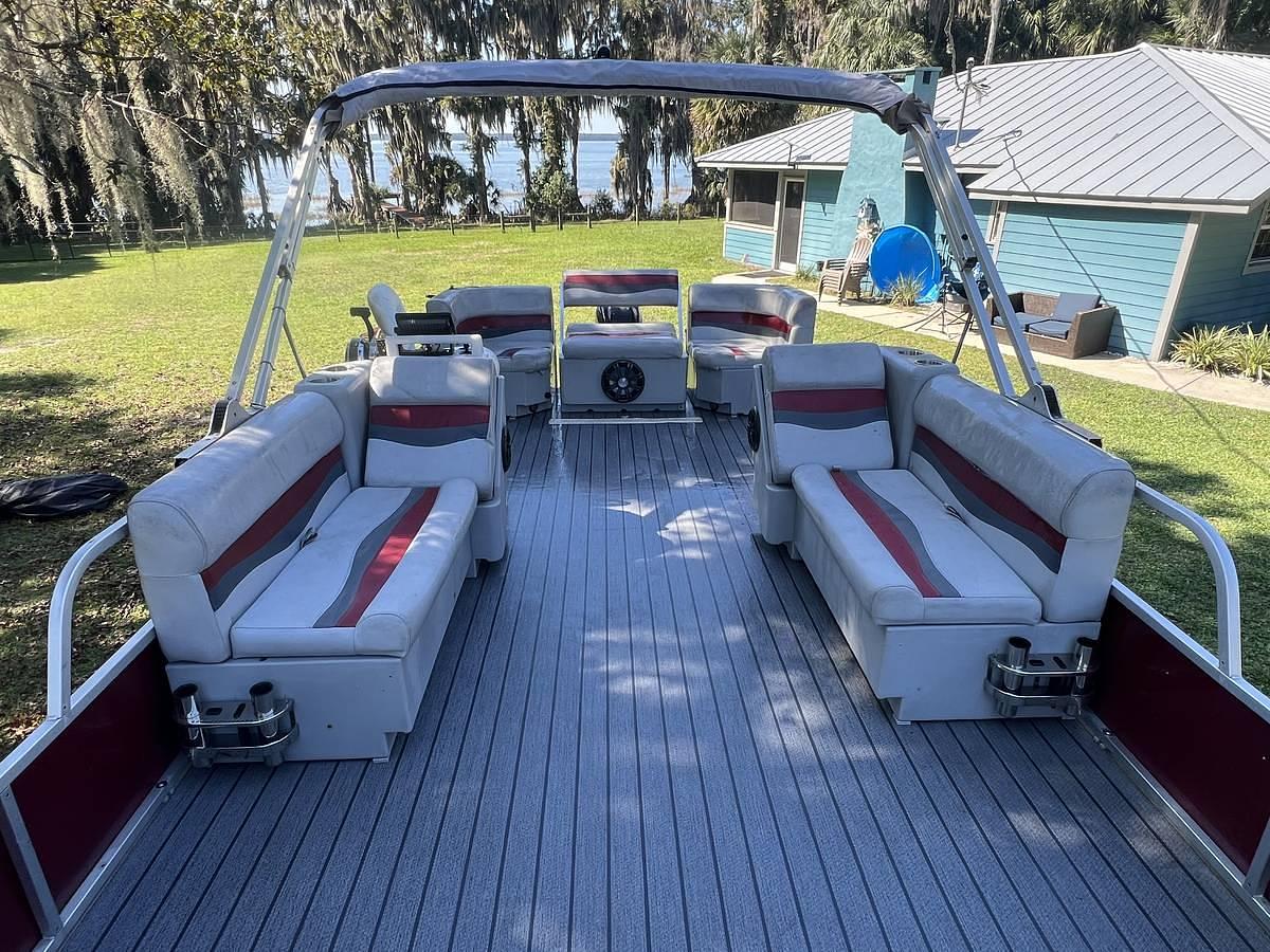 Used 2022 16 ft Tri-Toon Pontoon Tracker Boat
