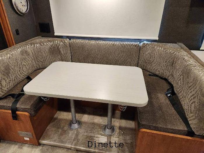 Used 2017 Winnebago Vista