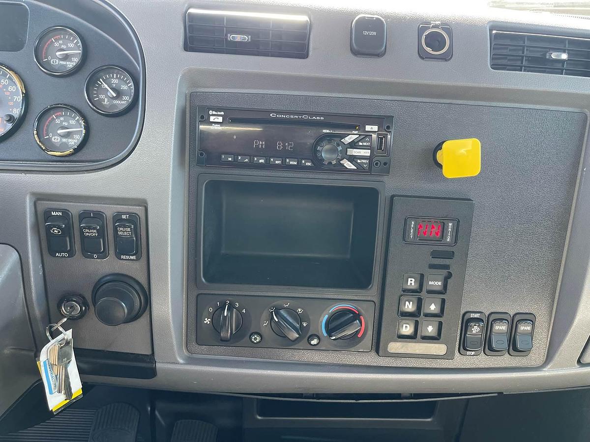 Used 2016 Peterbilt 330 Box Truck