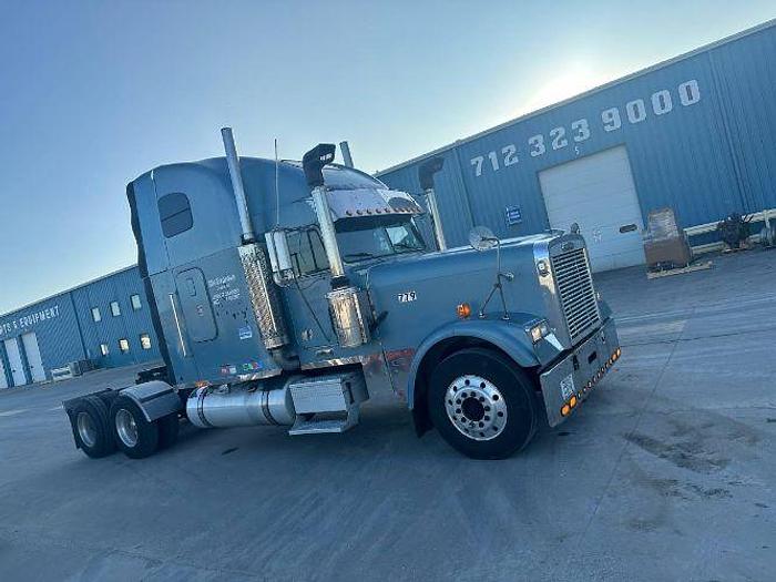 Used 2006 Freightliner Classic 132