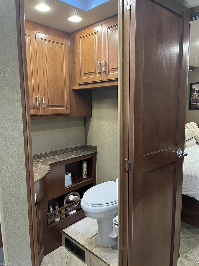 Used 2014 Fleetwood Discovery 40E Class A Motorhome
