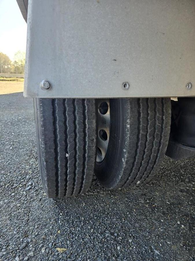 Used 2016 Flatbed 413