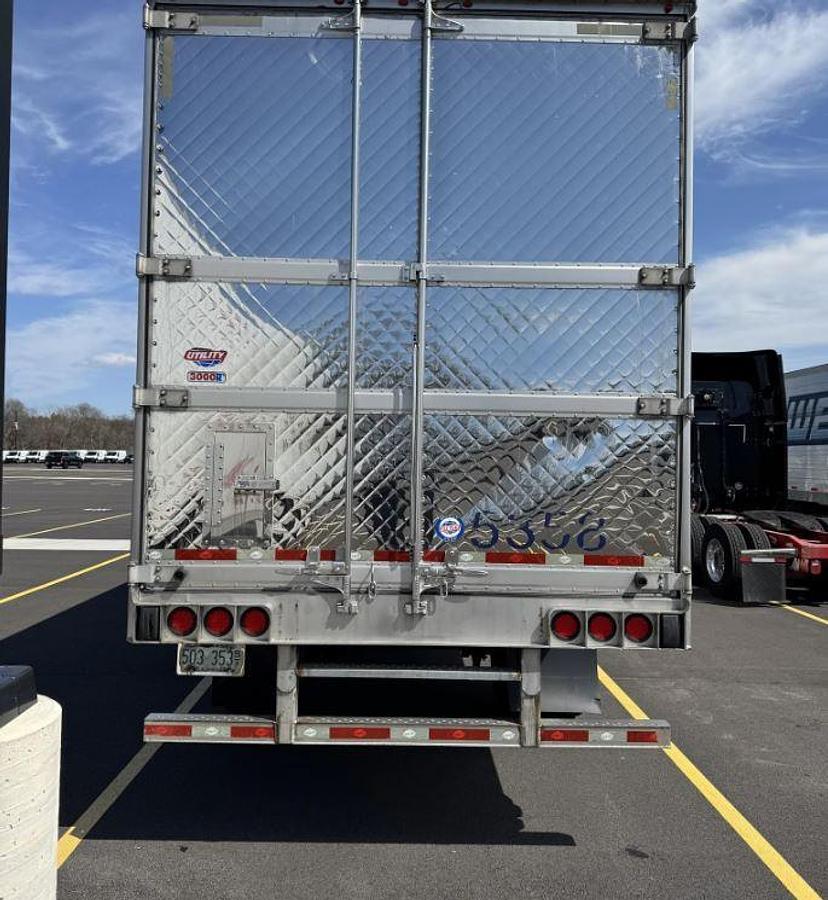 Used 2015 Utility 3000R Reefer Trailer