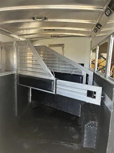 Used 2014 Elite 3 Horse Slant Load