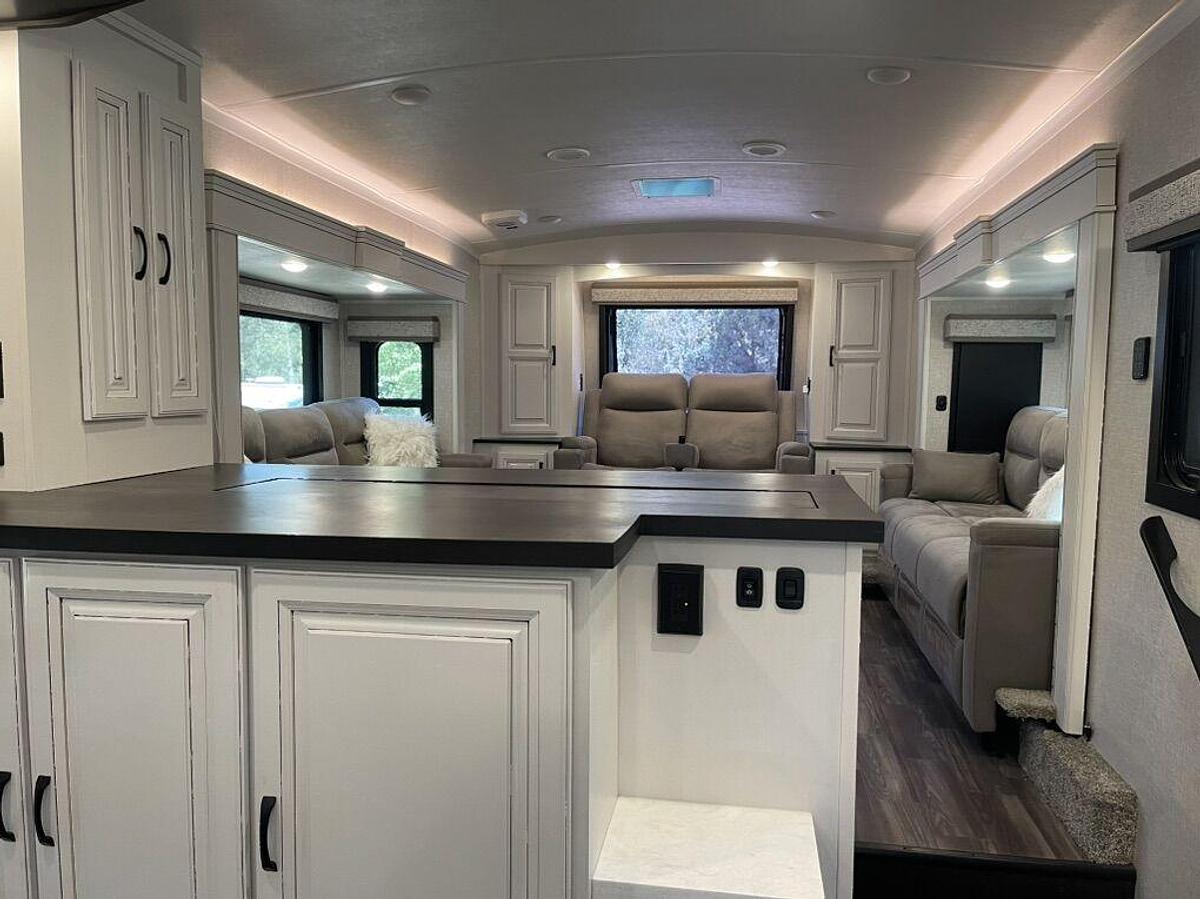 Used 2024 Jayco North Point 382FLRB