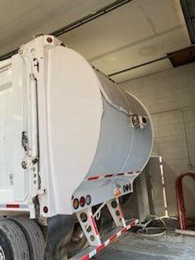 Used 2009 Peterbilt 320 Garbage Truck