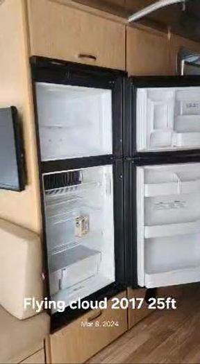 Used 2017 Airstream Flying Cloud 25FT