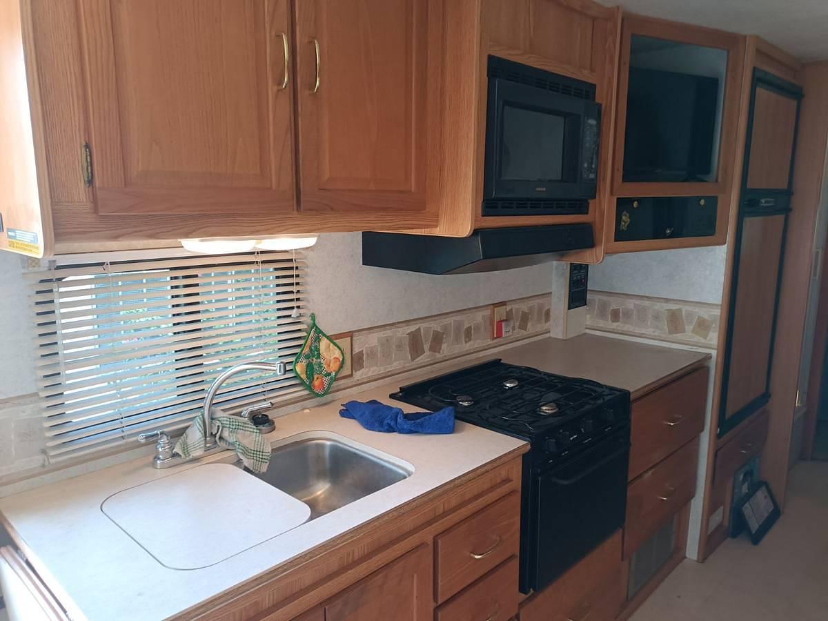 Used 2001 Winnebago Spirit Class C Motorhome