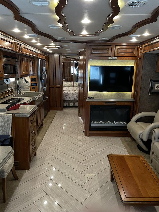 Used 2014 Tiffin Allegro Bus 37AP