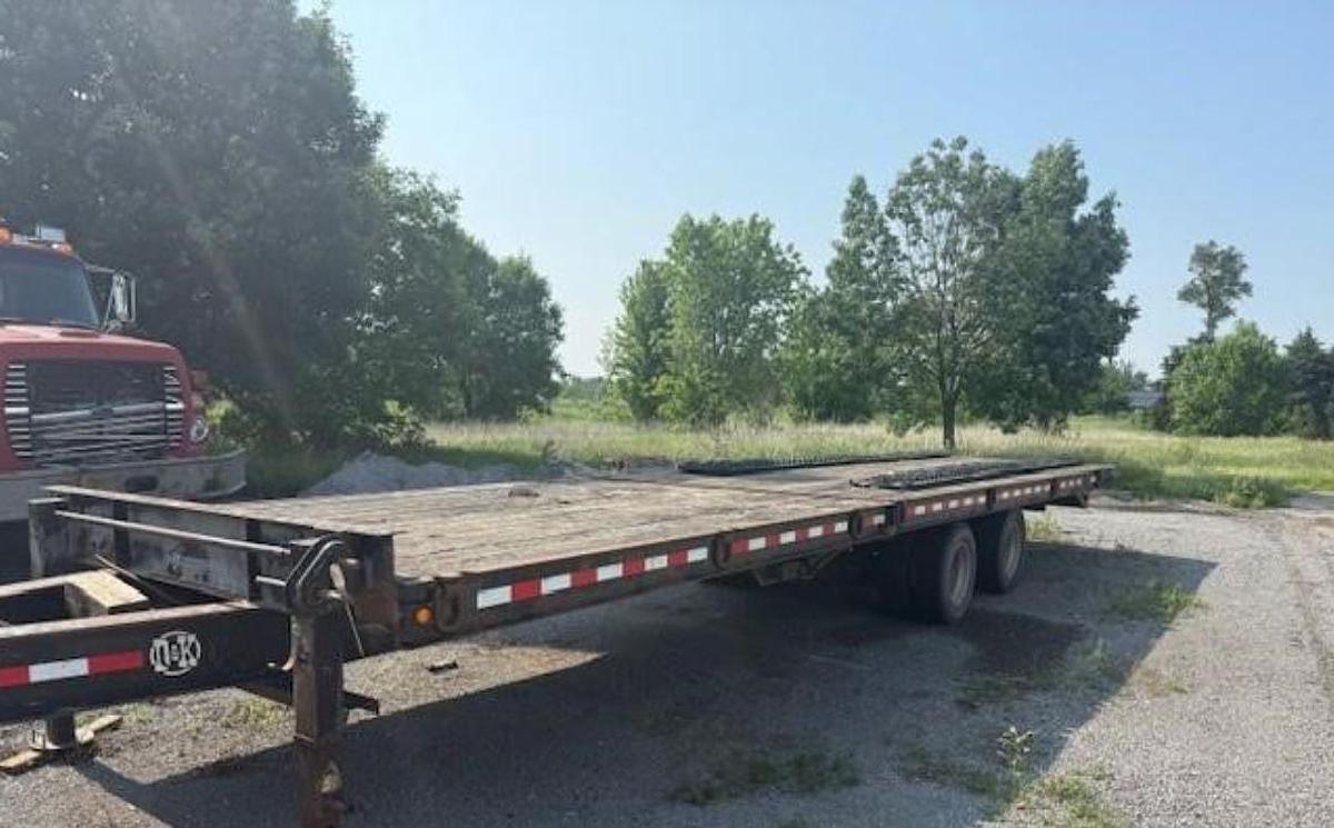 Used 2012 D&K TRAILERS INC 32'