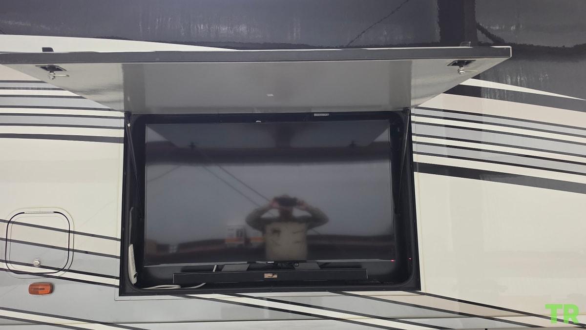 Used 2017 Winnebago Grand Tour 45RL