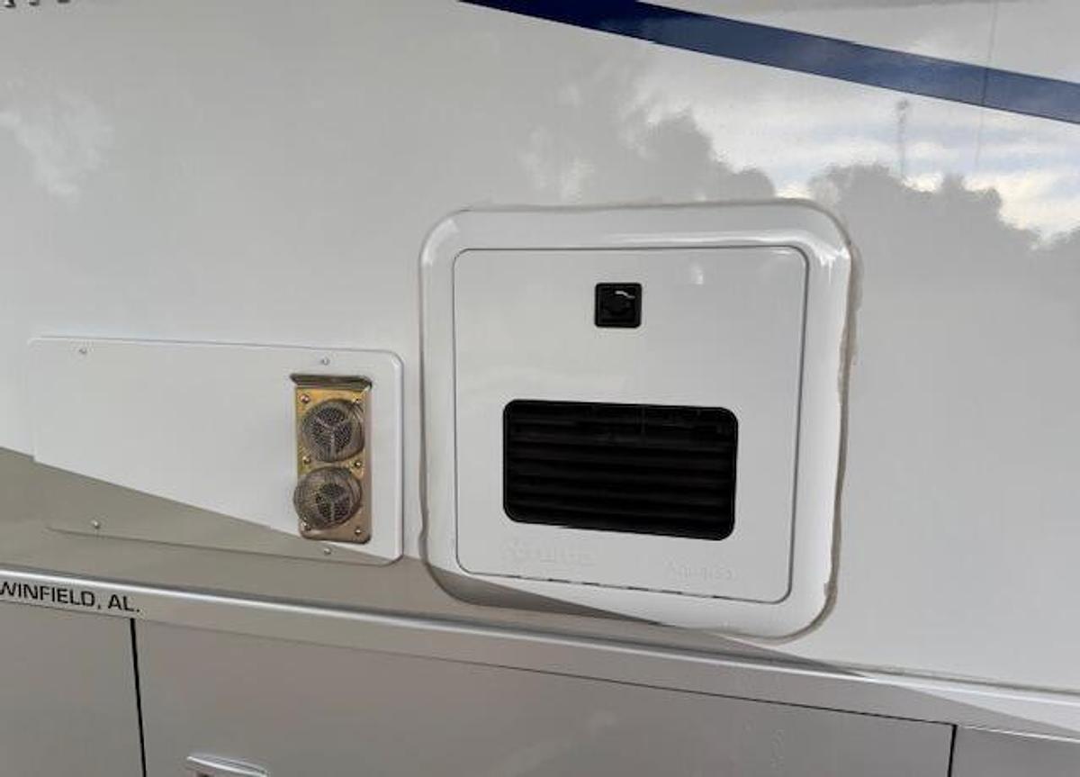 Used 2022 Tiffin Wayfarer 25TW Class C Motorhome