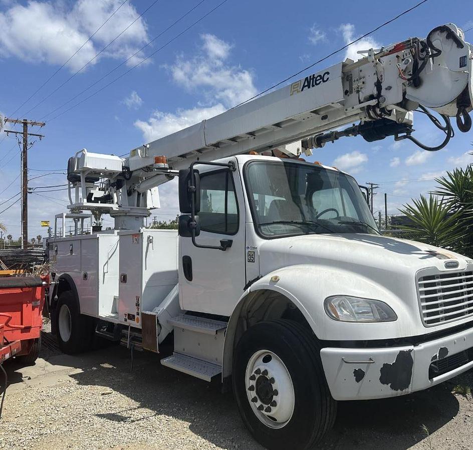 Used 2019 Freightliner M2 with Altec DC47TR Digger Derrick