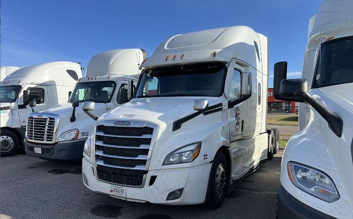 Used 2022 Freightliner CASCADIA 126