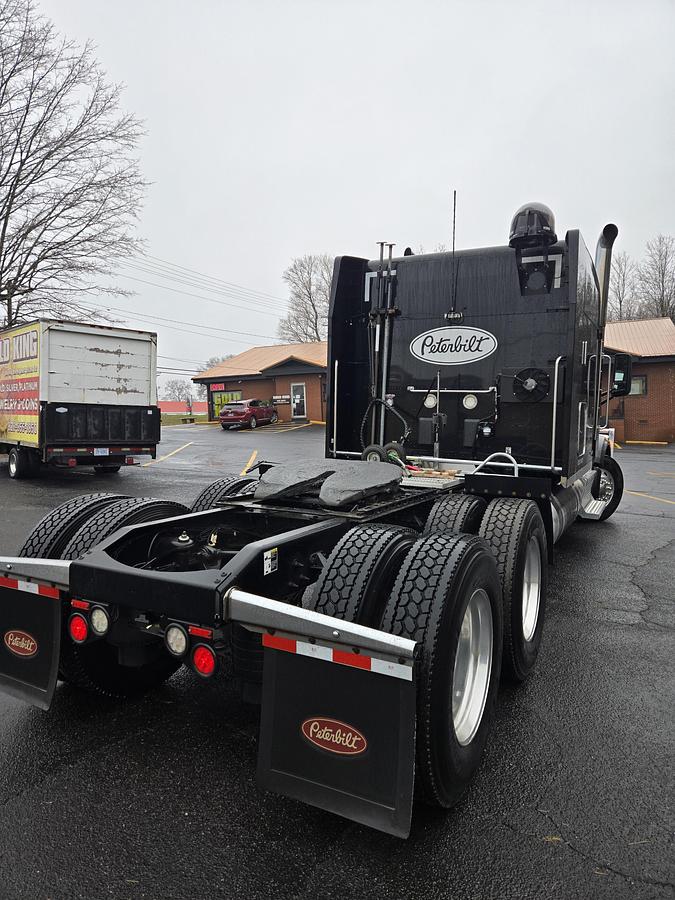 Used 2019 Peterbilt 567 Conventional Sleeper Truck