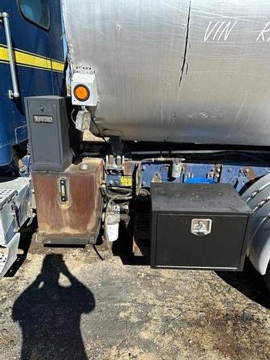 Used 1994 Freightliner FL112 Distributor truck