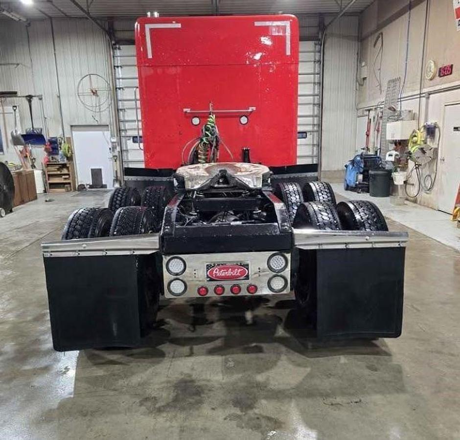 Used 1999 Peterbilt 379 Sleeper Semi Truck