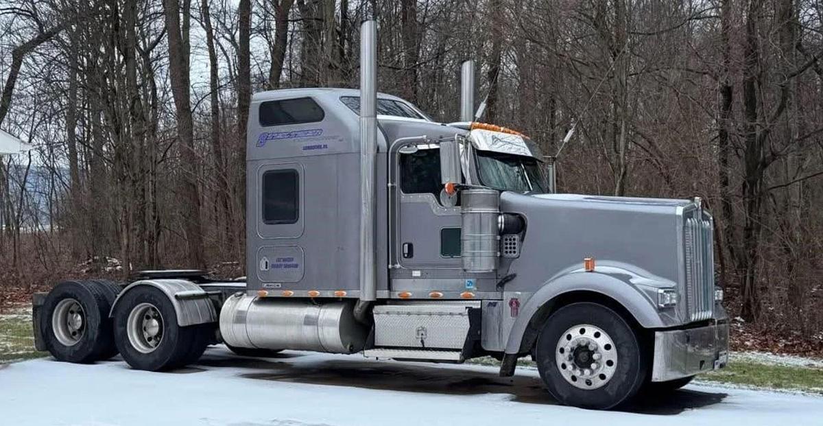 Used 2006 Kenworth W900l