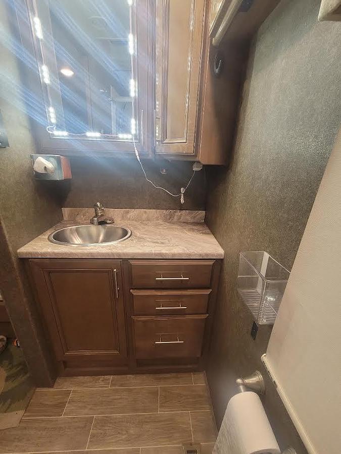 Used 2020 Thor Motor Coach Miramar 37.1 Class A Motorhome