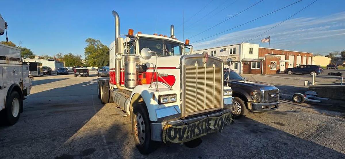 Used 1991 Kenworth W900 Heavy Haul Sleeper Semi Truck
