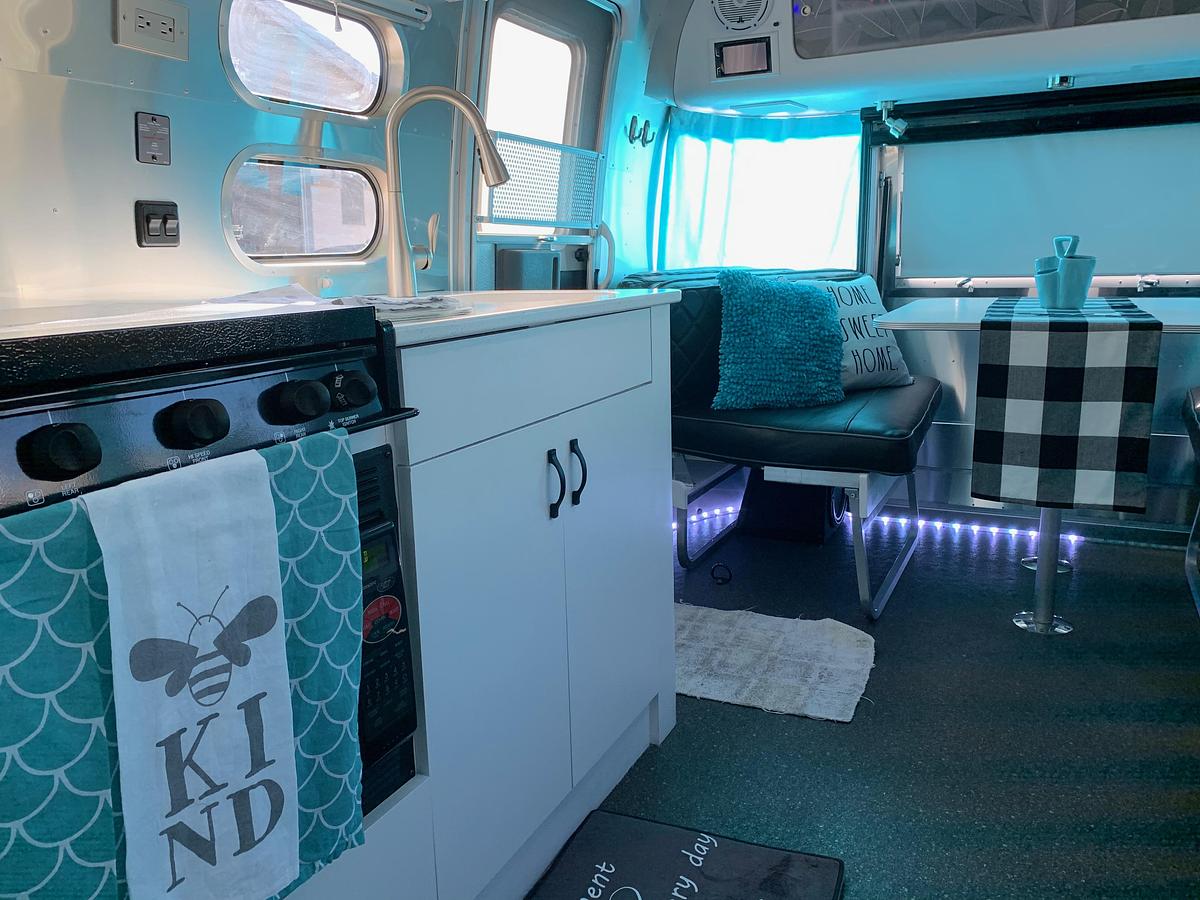 Used 2012 Airstream Eddie Bauer 25"