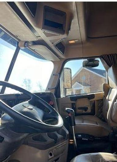 Used 2015 Freightliner CORONADO 122