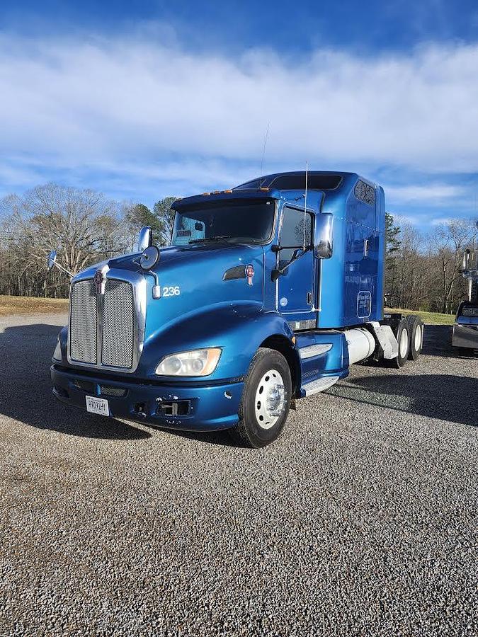 Used 2012 Kenworth T600 Conventional Sleeper Semi