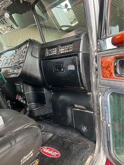 Used 2005 Peterbilt 379