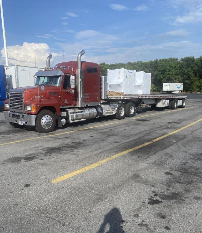 Used 2018 Mack Pinnacle CHU613 Sleeper Truck