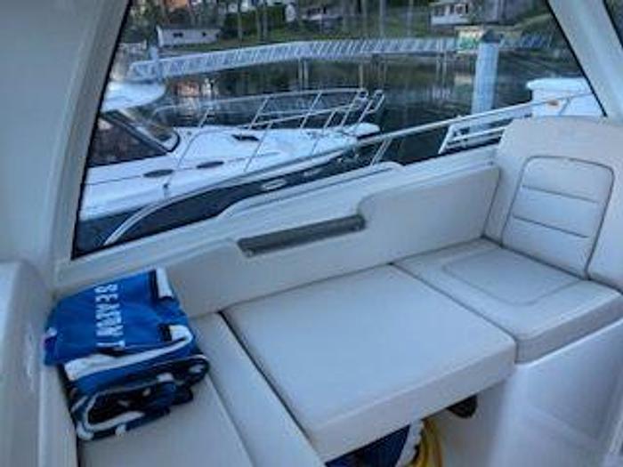 Used 2020 Boston Whaler 315 Conquest Pilot House