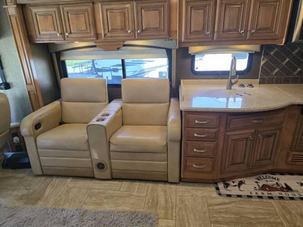 Used 2016 Thor Tuscany Xte M-40ax