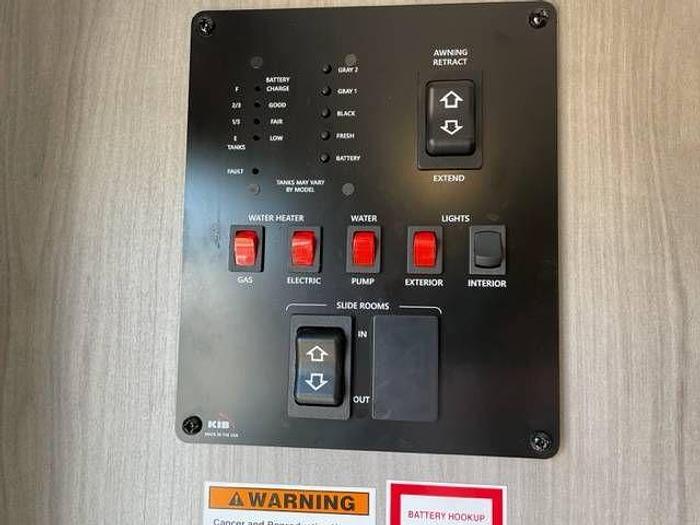 Used 2022 Keystone Coleman 1805RB