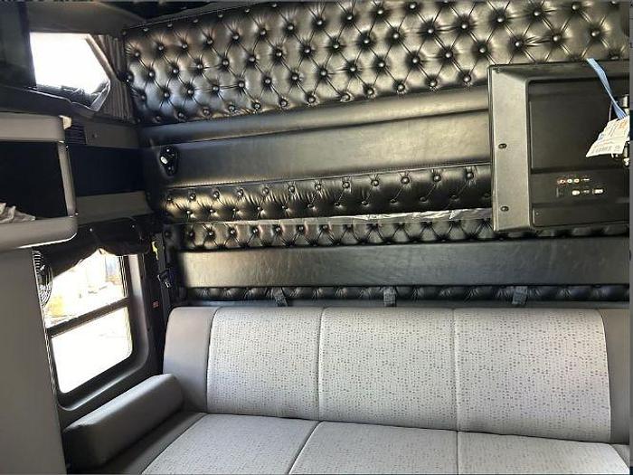 Used 2023 KENWORTH W900L