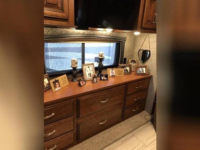 Used 2018 Forest River Berkshire 34QS