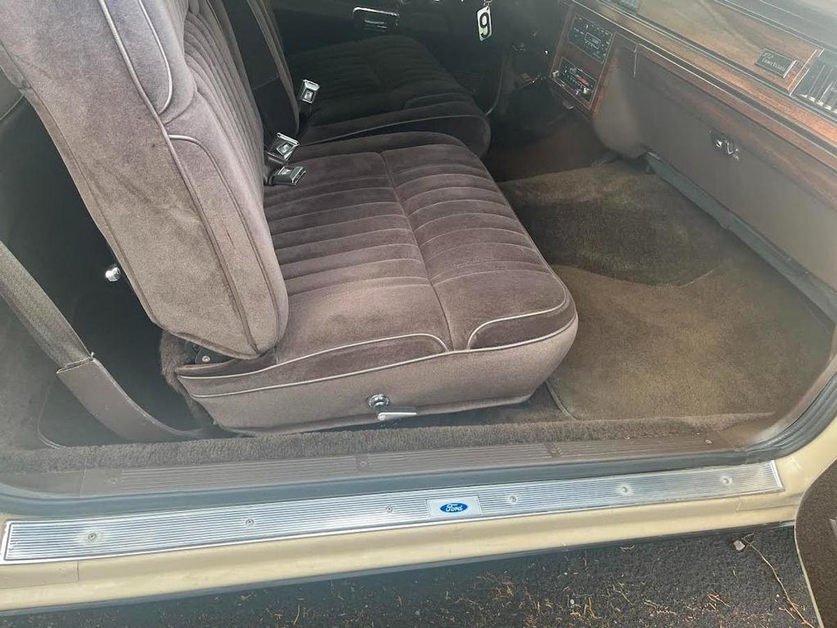 Used 1986 Ford Crown Victoria