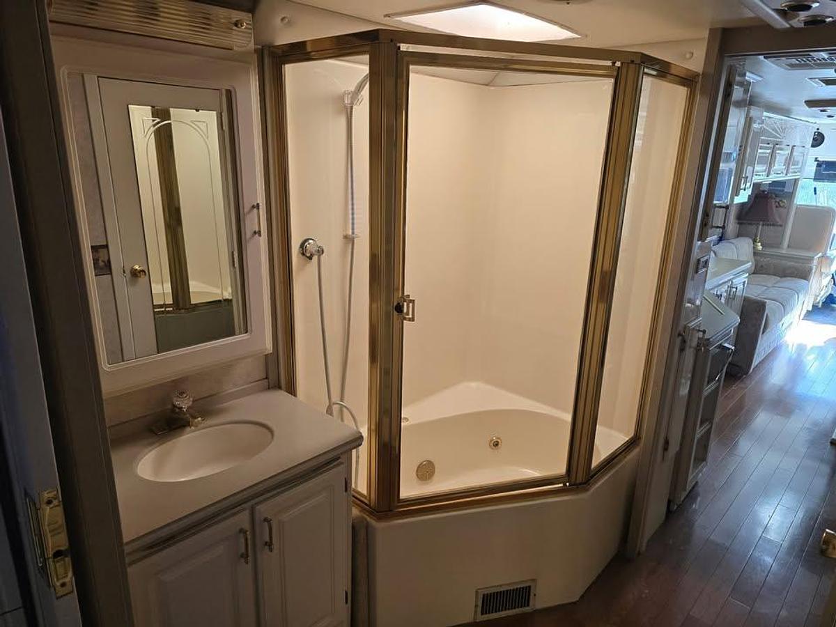 Used 2002 Gulfstream Tourmaster