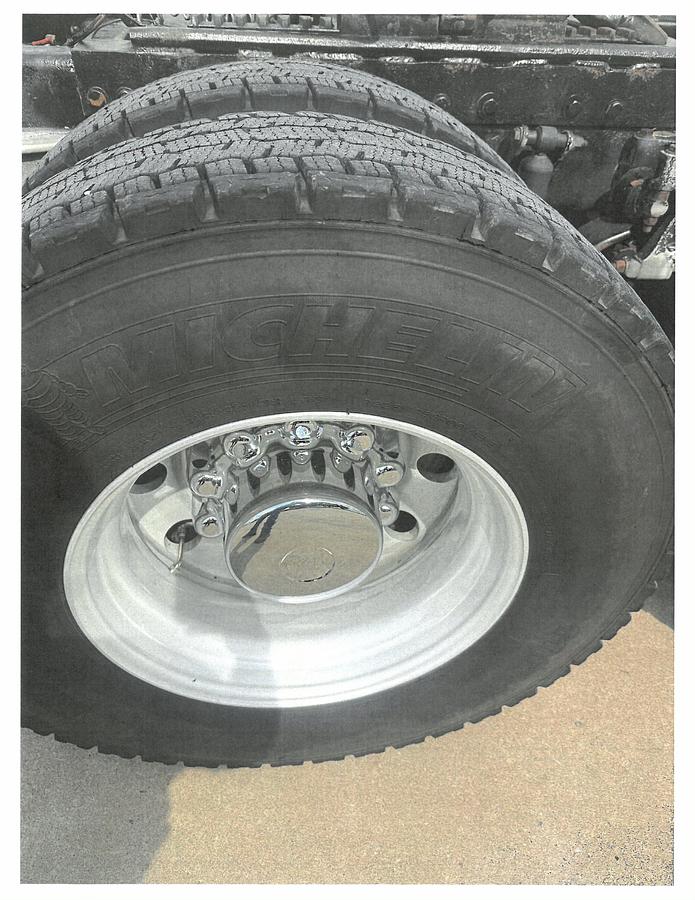 Used 2005 Peterbilt 379 EXHD Conventional Sleeper Semi