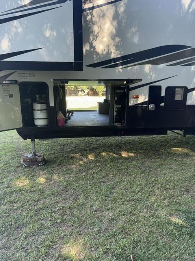 Used 2021 Keystone Montana High Country 5th Wheel