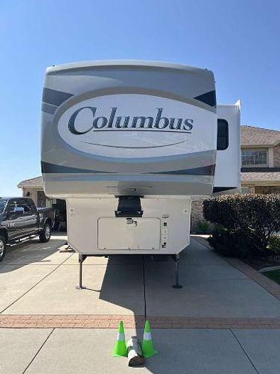 Used 2023 Palomino Columbus 379MB
