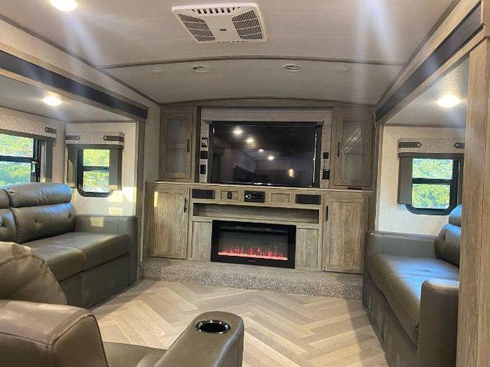 Used 2021 Forest River Salem Hemisphere 378FL